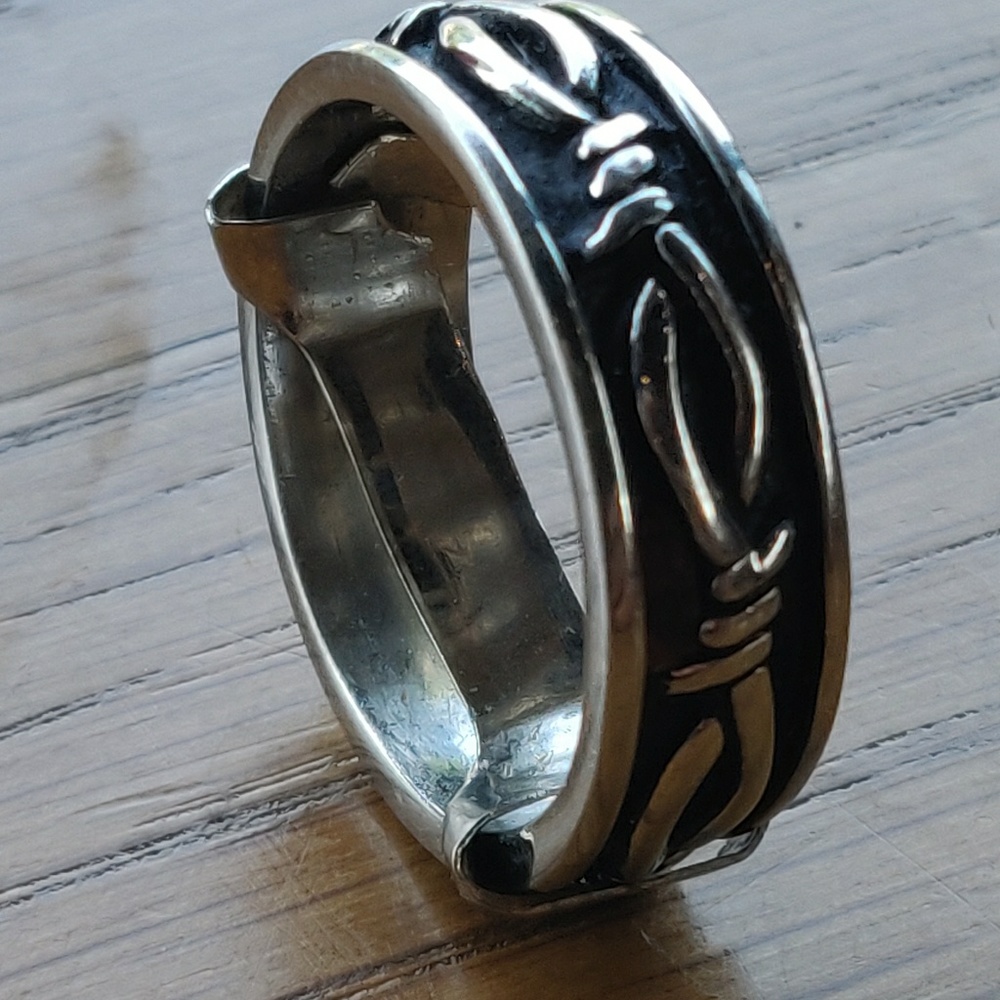 Men handcrafted stainless steel 9 inch thorn ring